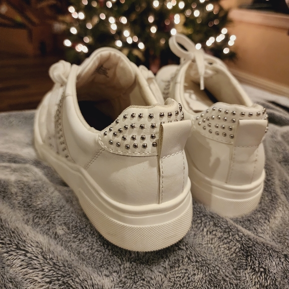 DILLON FAUX LEATHER STUDDED SNEAKERS - WHITE - Picture 6 of 7